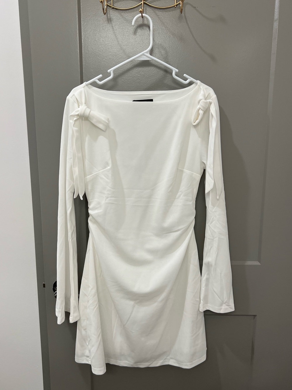 Cider White Long-Sleeve Tie-Shoulder Dress